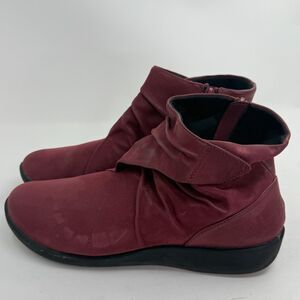 Clarks Cloudsteppers Womens Sz 10 M Red Zip Ankle Slouch Fashion Boots Bootie